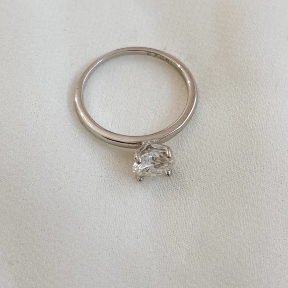 1ct Moissanite Round Solitaire Engagement Ring - Picture 5 of 12